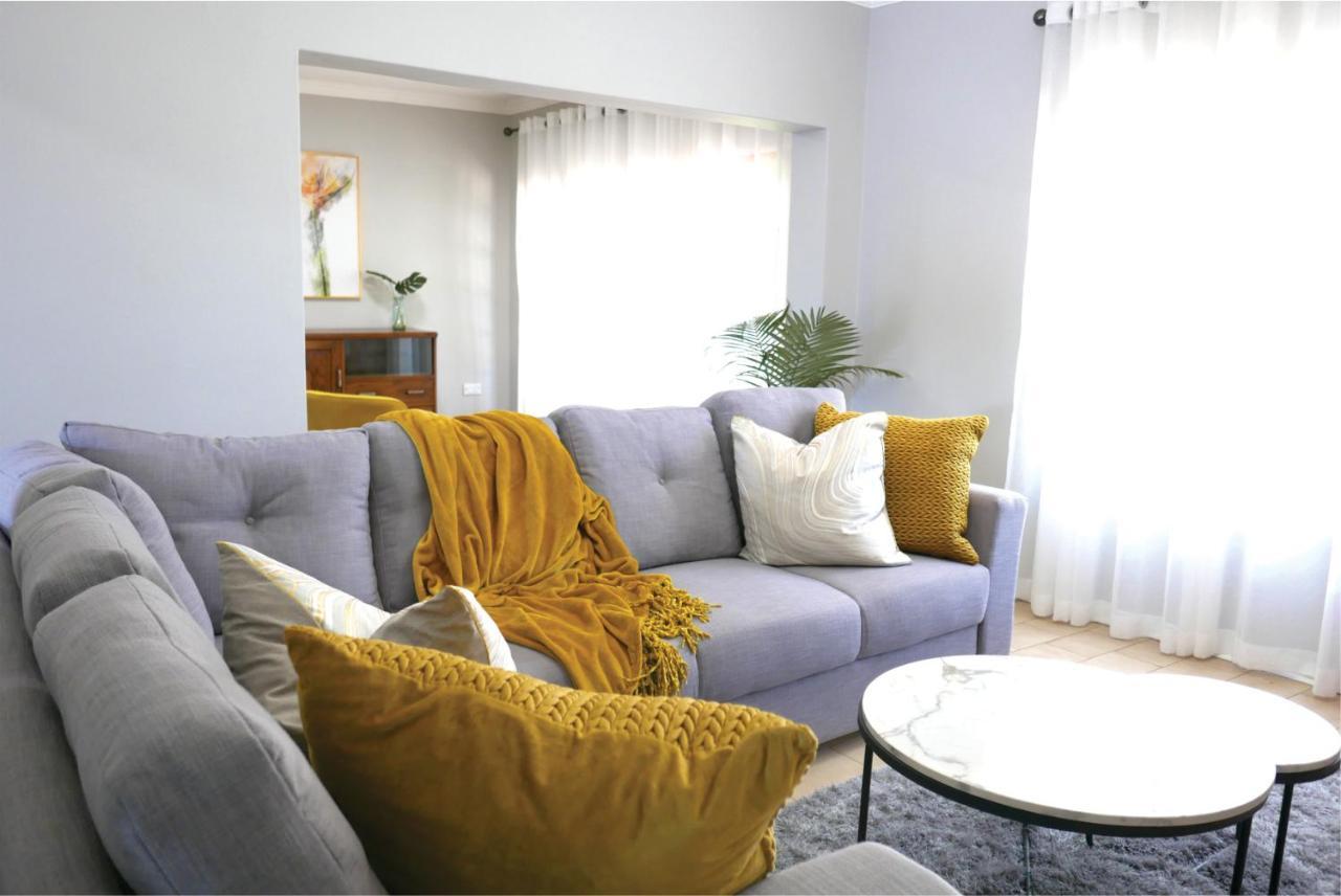 Waterside Cottages & Villas - Self Catering ハボローネ エクステリア 写真