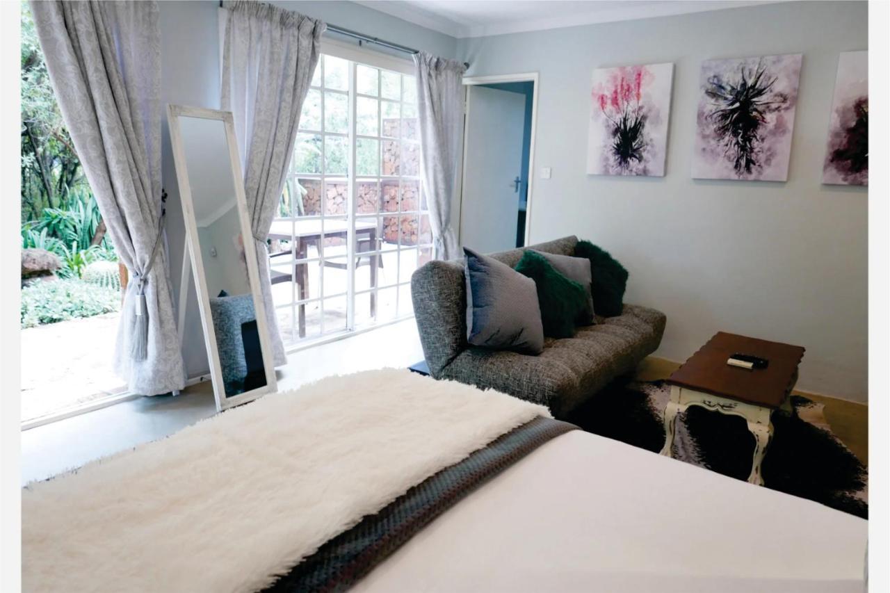 Waterside Cottages & Villas - Self Catering ハボローネ エクステリア 写真