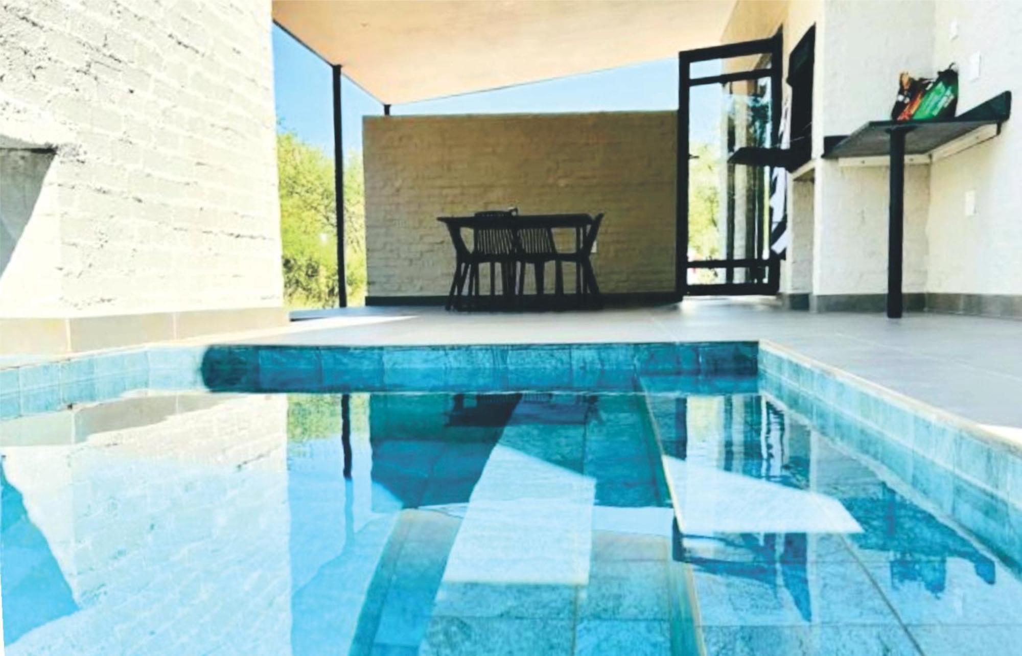 Waterside Cottages & Villas - Self Catering ハボローネ エクステリア 写真